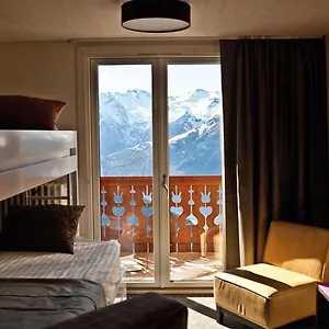 Langley Le Petit Hotel
