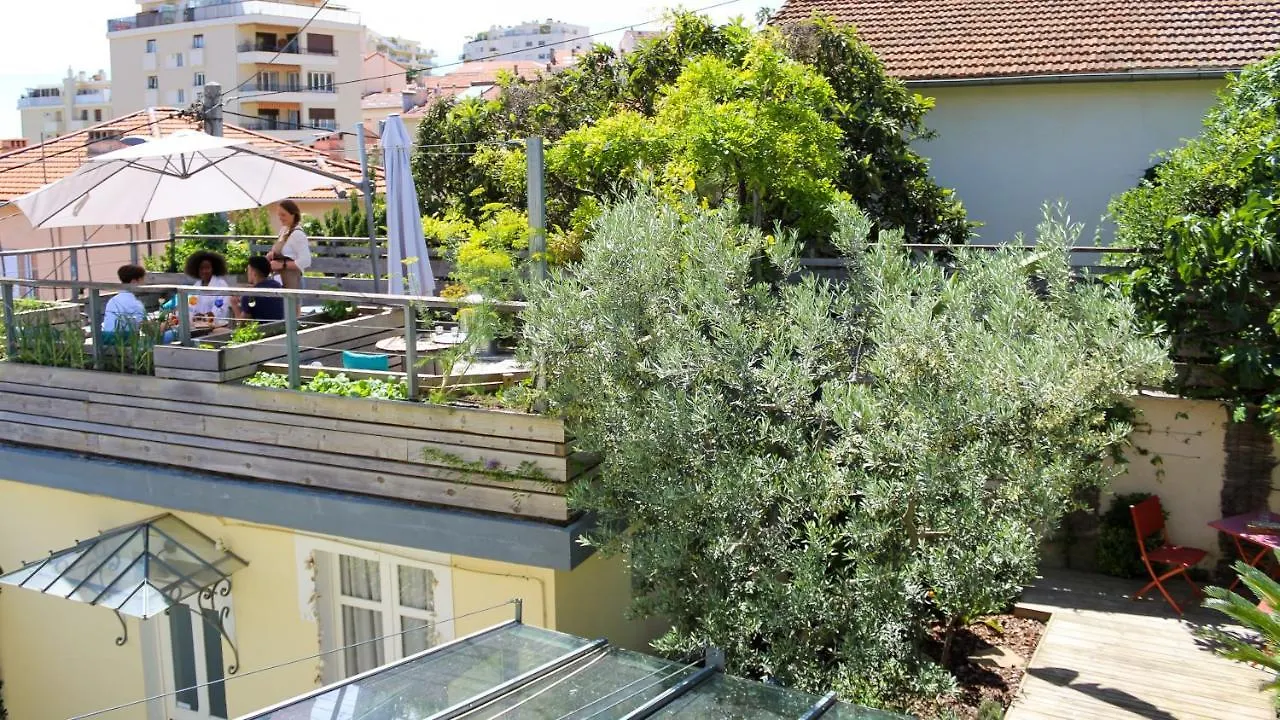B&B Villa Du Roc Fleuri 칸느 2*,  프랑스